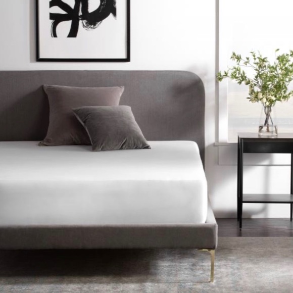 New Queen Weekender Waterproof Mattress Protector - Picture 6 of 7